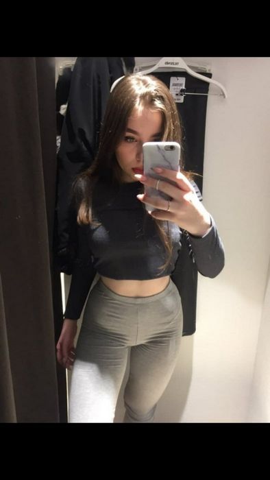 На улице, на грани: Почему девушки на час продолжают привлекать внимание